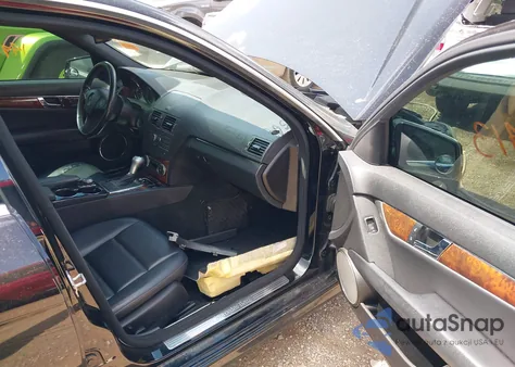 2010 Mercedes-Benz C 300 Luxury 4Matic/Sport 4Matic from USA, damaged, VIN WDDGF8BB1AR115560